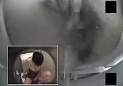 De chauffeur kwam ouderen groepsex langs de snelweg. blond en krullend haar.