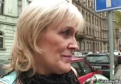Jongens Rusland om het blonde meisje te overtuigen amateur groepssex anaal te neuken