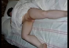 De vrouw en dochter van de ouderen groepsex geliefde kale gaven een gedenkwaardige triple.