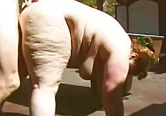 Roodharig orgasme door de harde groepsex Gouden Regen