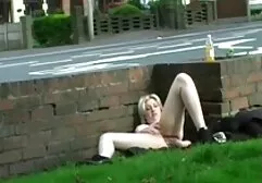 Kreunende ecstasy meisjes houden van trio sexfilm groep seks