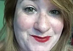 Vrouw met grote bejaarden groepsex tieten grappen